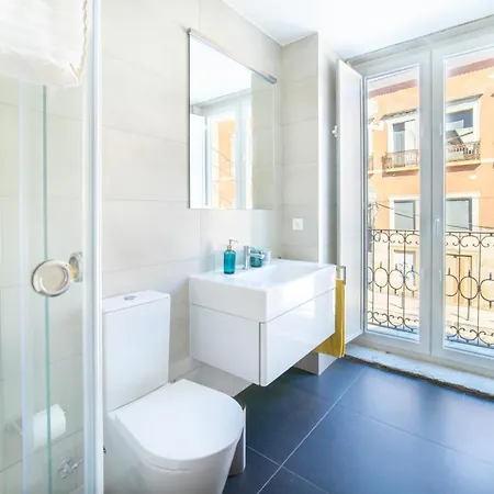 Apartment Blue By The River 3 - Elegant Two-bedroom In Santos Lisbon